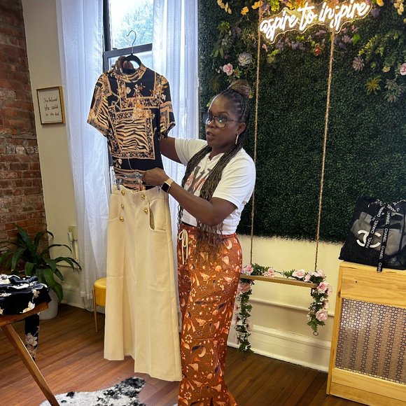 @msnelle55 IS LIVE‼️ LIVE SHOW NOTIFICATION - Picture 8 of 12